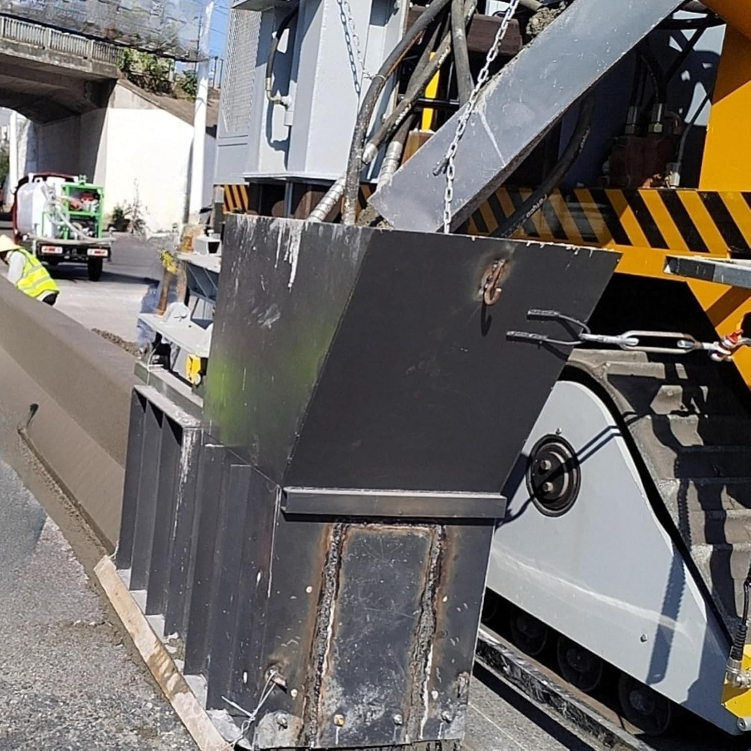concrete curb machine review,should I buy a concrete curb machine,concrete curb machine pros cons,concrete curb machine vs slipform paver,best concrete curb machine for highways,concrete curb machine worth buying performance testing and real-world results