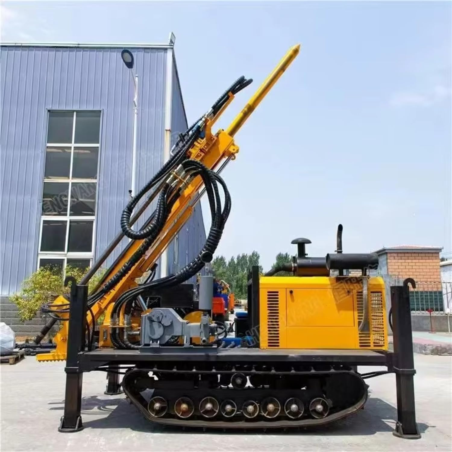 tracked water well drilling rig,crawler borehole drilling machine,hydraulic deep drilling equipment,portable groundwater well drill,best off-road drilling rig,should I buy a tracked well drilling rig performance testing and real-world results