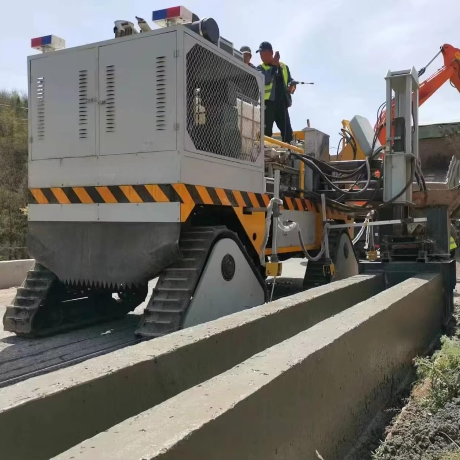 automatic slipform curb paver,best concrete curb machine,should I buy slipform curb paver,curb paving machine pros cons,GPS ready curb machine worth buying,stringless curb and gutter vs traditional unboxing and complete package contents