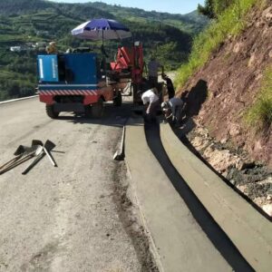 Image 1 of concrete slipform curb machine review