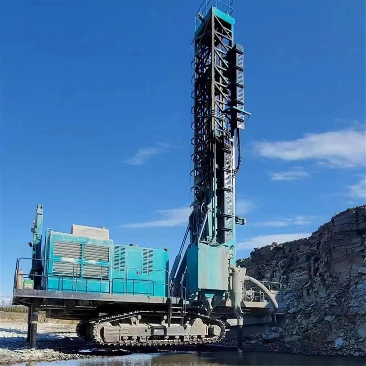 crawler water well drilling rig,tracked water well drilling machine,deep borehole drilling rig,crawler drilling rig for uneven terrain,best water well drilling equipment,should I buy a crawler drilling rig - detailed features and technical specifications